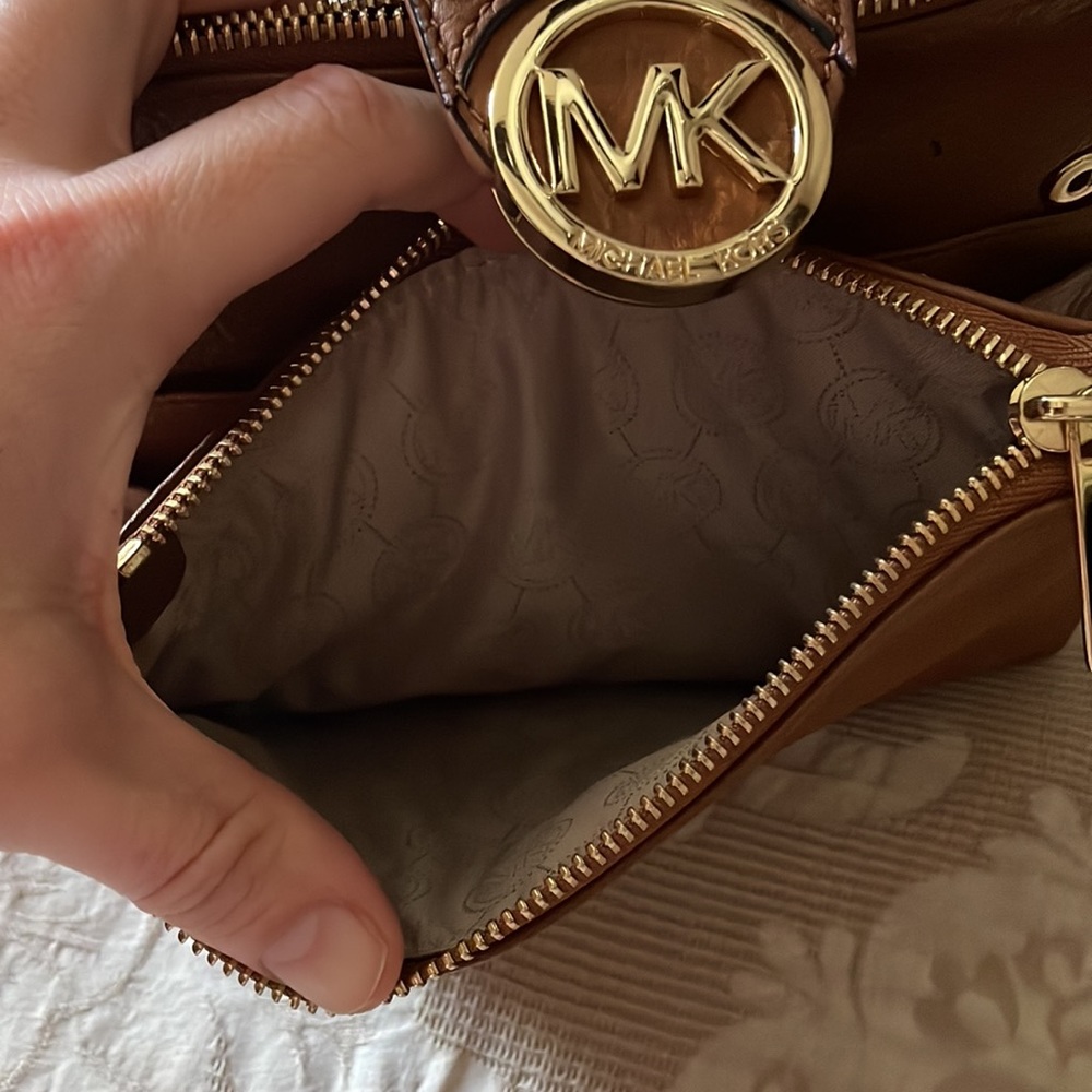 Michael kors crossbody - Picture 4 of 6